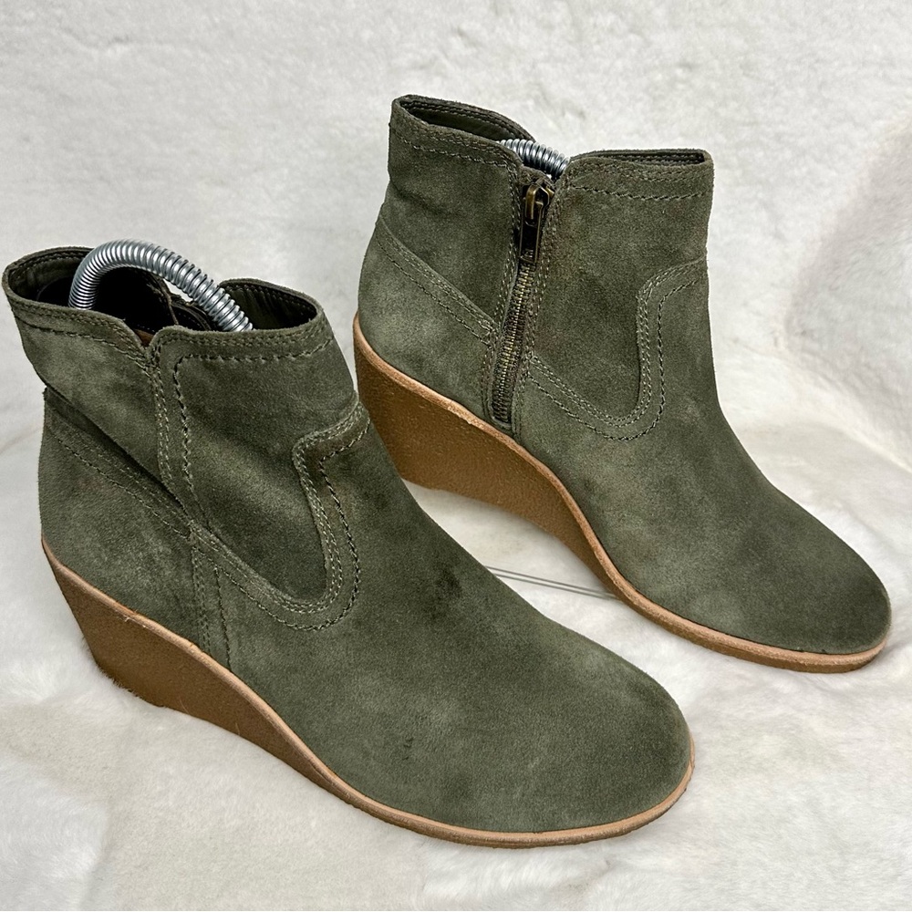 G.H. Bass & Co. Olive Green Suede Ankle Booties Size 8.5 NWOT